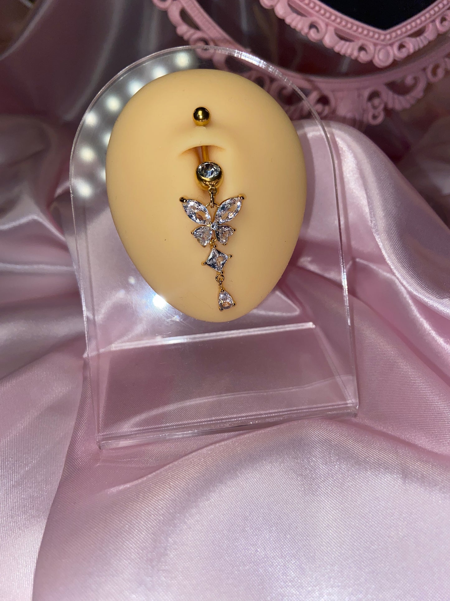 Mariposa Bauchnabelpiercing