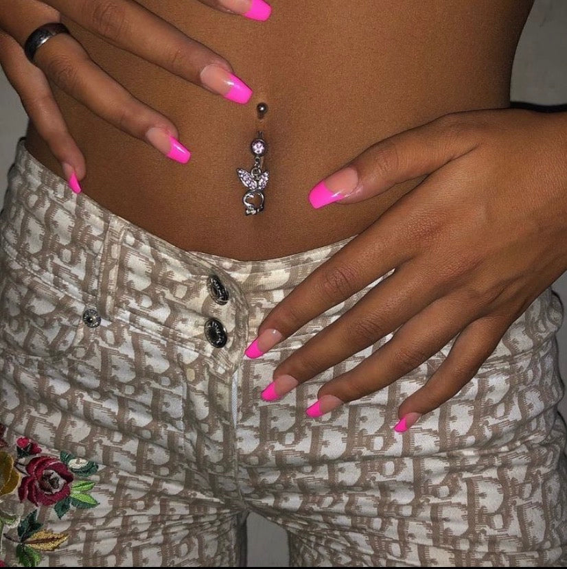 Playbunny Bauchnabelpiercing