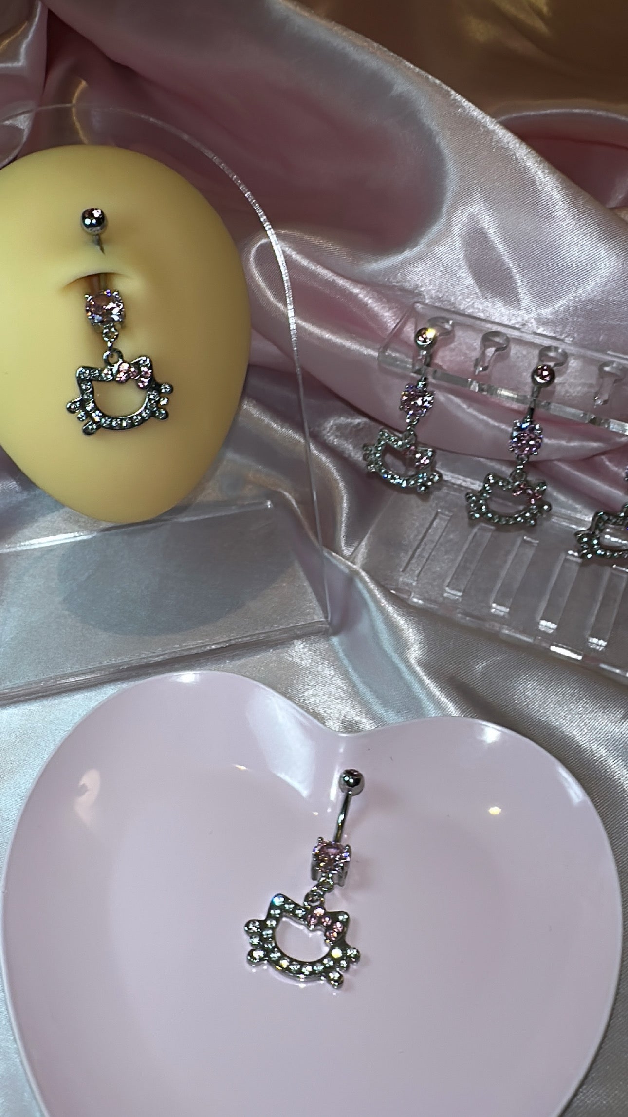 Hello Kitty Outline Bauchnabelpiercing