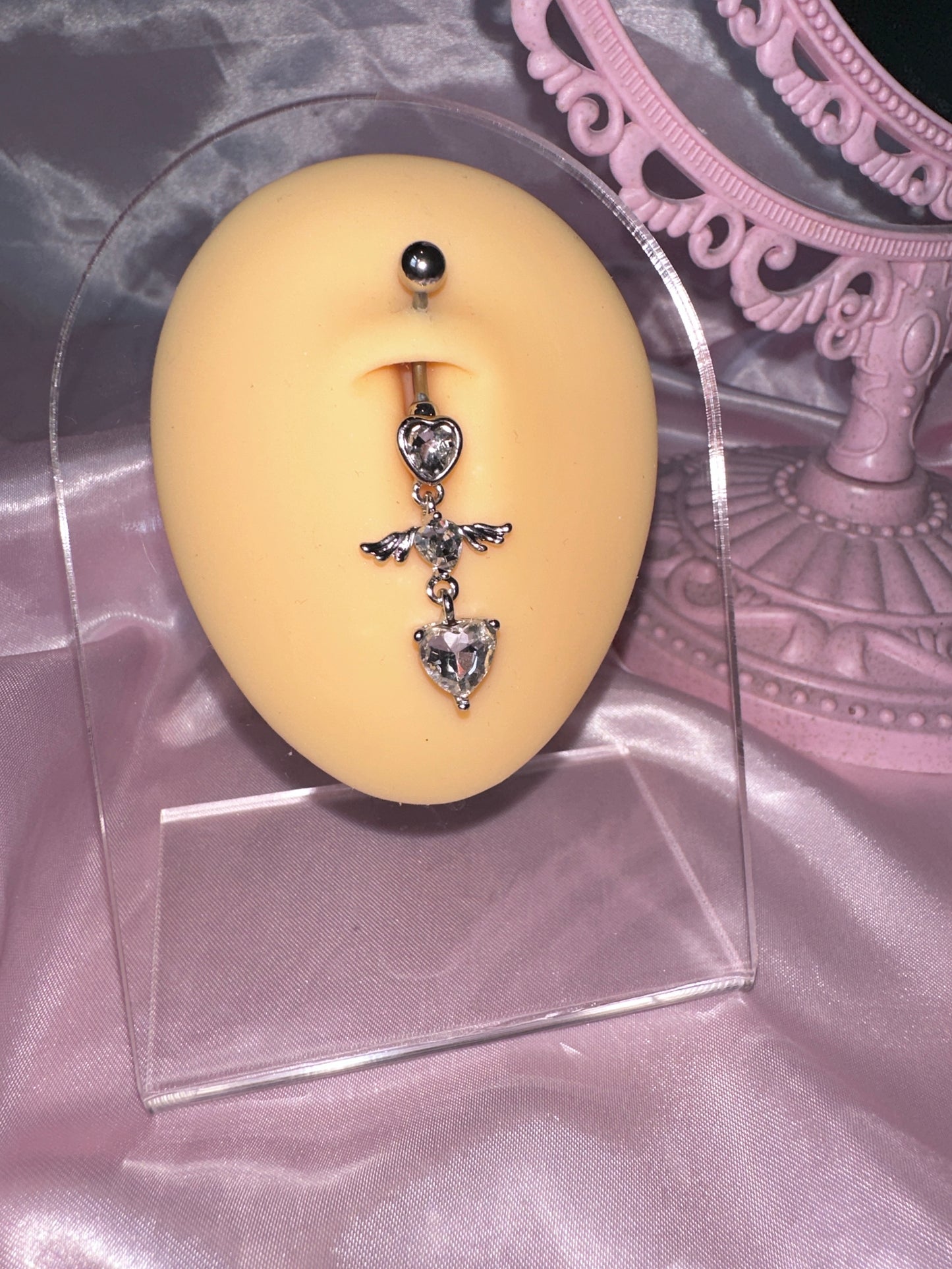 Angel Heart Bauchnabelpiercing