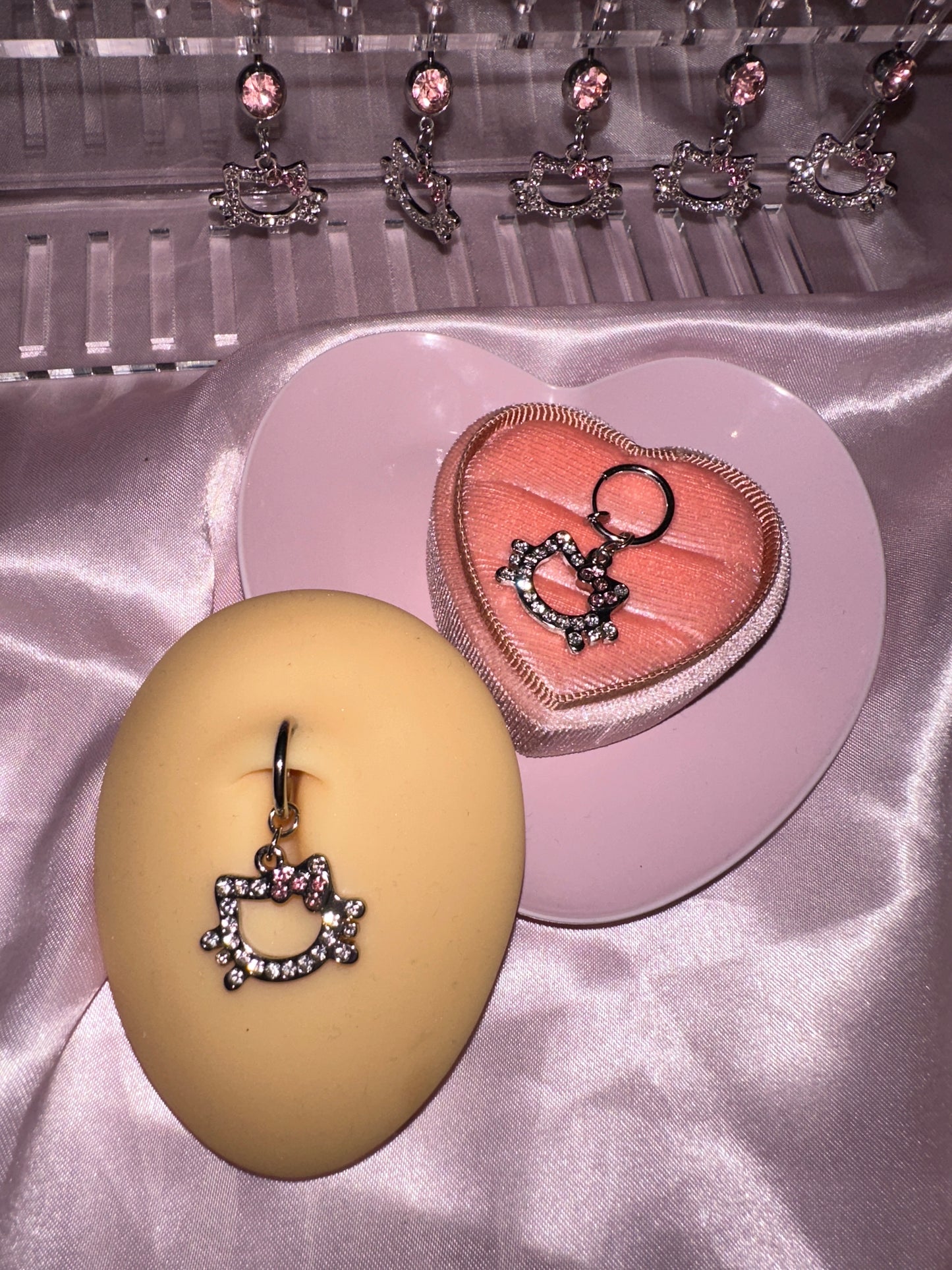 Hello Kitty Fake Bauchnabelpiercing