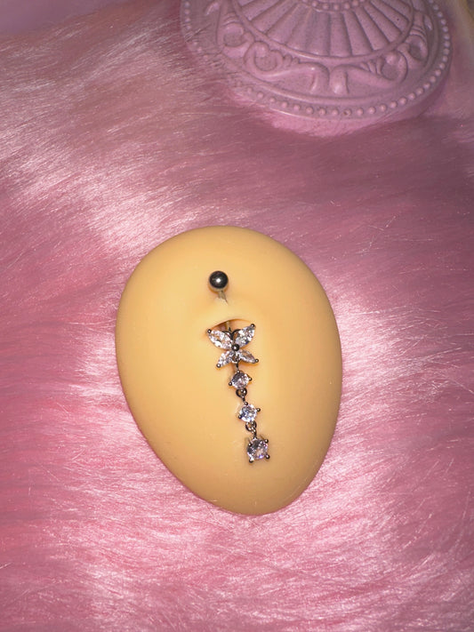 Little Mariposa Bauchnabelpiercing