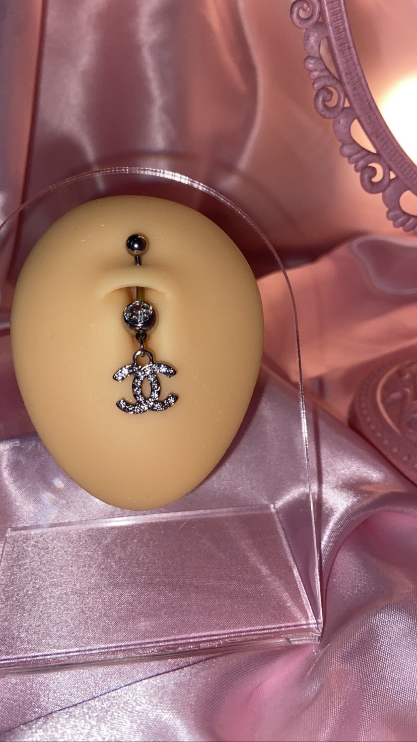 Double C Bauchnabelpiercing